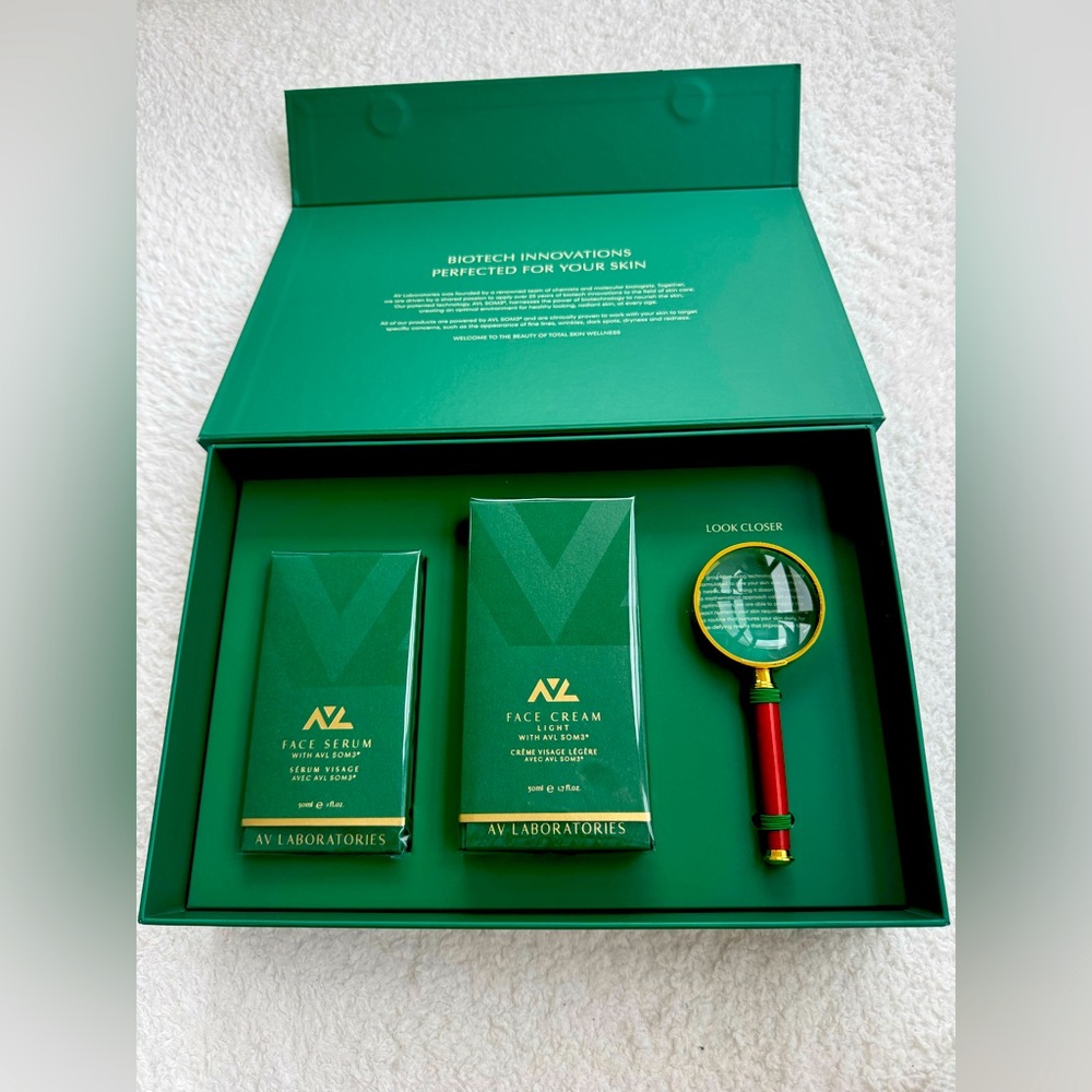 AVL skincare Labs face serum and light moisturizer set with magnifying glasss